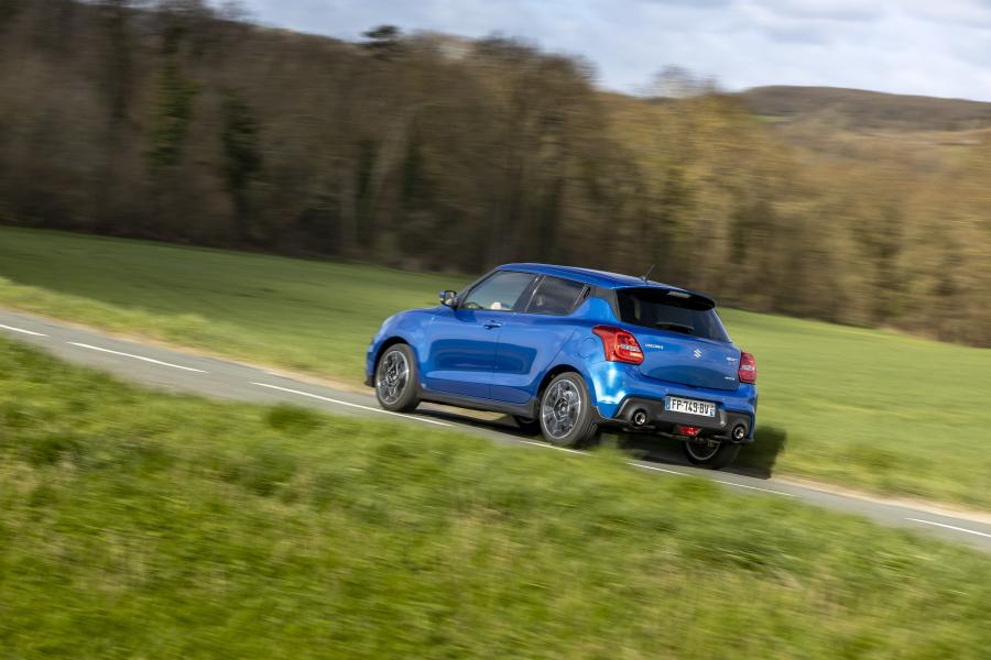  Suzuki Swift Sport Hybrid 2020 года  (WW) (фото 9 из 40)